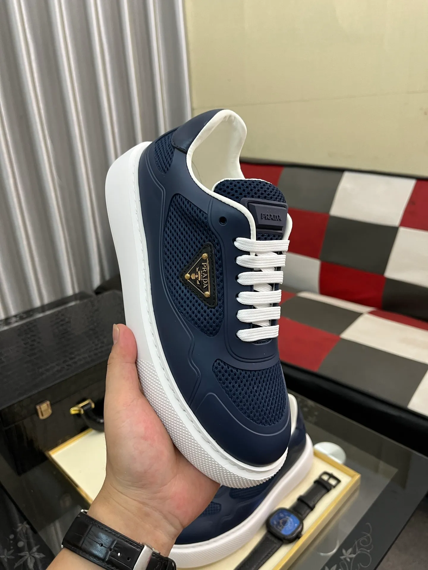 Men's shoes 💰580⌚️⌚️【PRADA】Prada - high-end quality original order 🔍🔍🔍 casual sports shoes - upper: imported 🔝 Napa calfskin, pebbled calfskin, branded glue hollow mesh canvas, shoe body sewn with branded metal fasteners - lining: water-dyed cowhide - outsole: ultra-light TPU foam rubber; two-color molded outsole -Ultra-high quality control, fine workmanship, highlighting (high-end, nobility, class) -Size: 38-445️⃣colors available